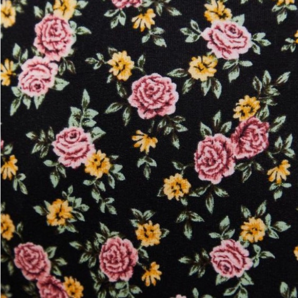 Torrid Super Soft Surplice Puff Sleeve Top Roses Floral Jersey Plus Size 2X - Picture 7 of 13